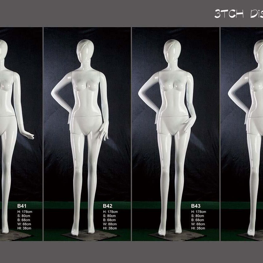 Female plastic mannequin group